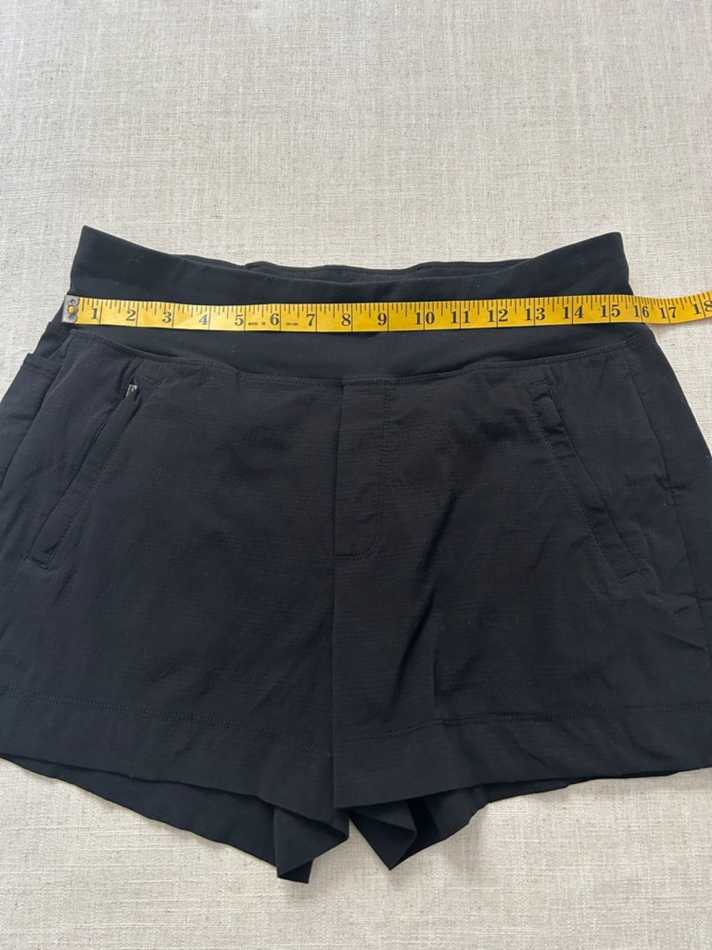 Athleta Trekkie North Shorts Women's 10 Black Ripstop Athletic Leisure - Picture 7 of 10